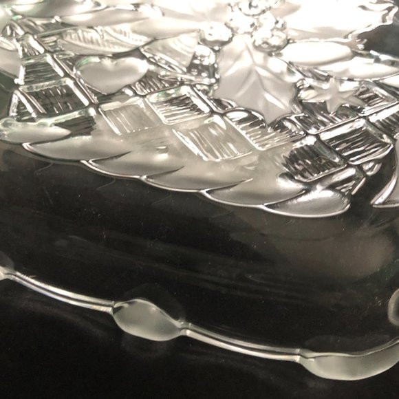 MIKASA "Poinsettia Basket" Crystal Sweet Treat Dish - Picture 4 of 4